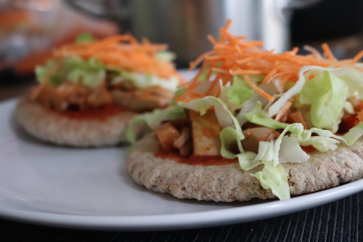 Veganistisch pitabroodje met Jackfruit
