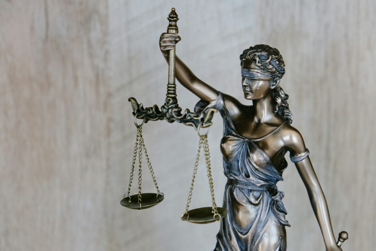 Juridisch advies: wanneer een advocaat inschakelen?